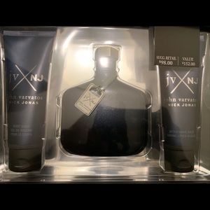 John Varvatos Set